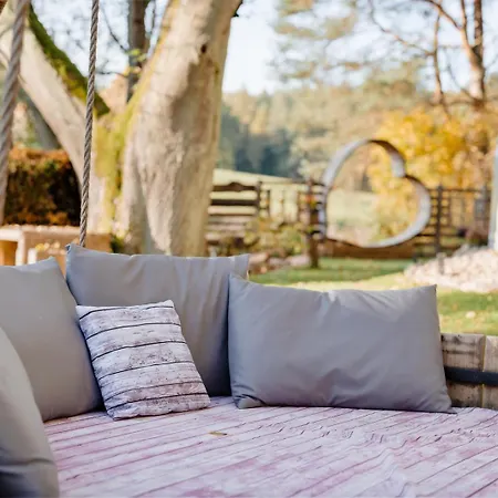 Forrest Glamp Mimo Hotel Jablonne v Podjestedi Exterior photo