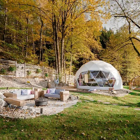 Forrest Glamp Mimo Hotel Jablonne v Podjestedi Exterior photo